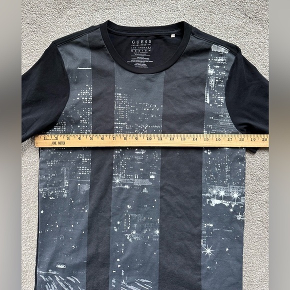 Guess Los‎ Angeles California graphic t-shirt size Medium - Picture 6 of 6
